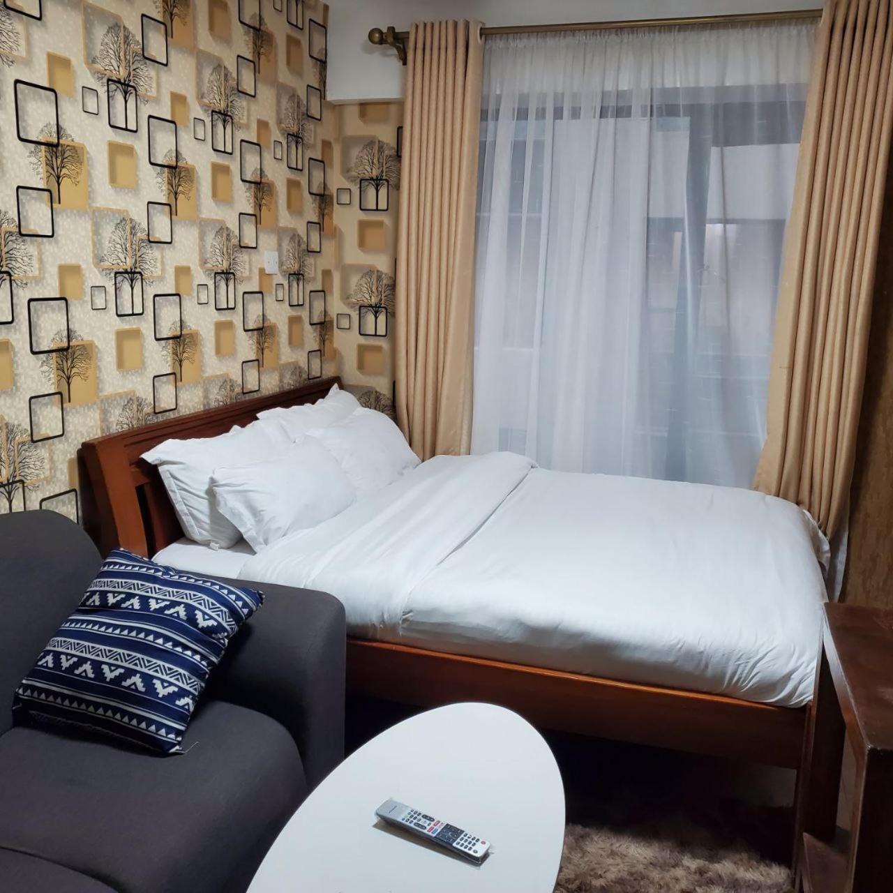 Appartement Lovely & Cozy Compact Studio Near Airport With Rooftop View à Nairobi Extérieur photo