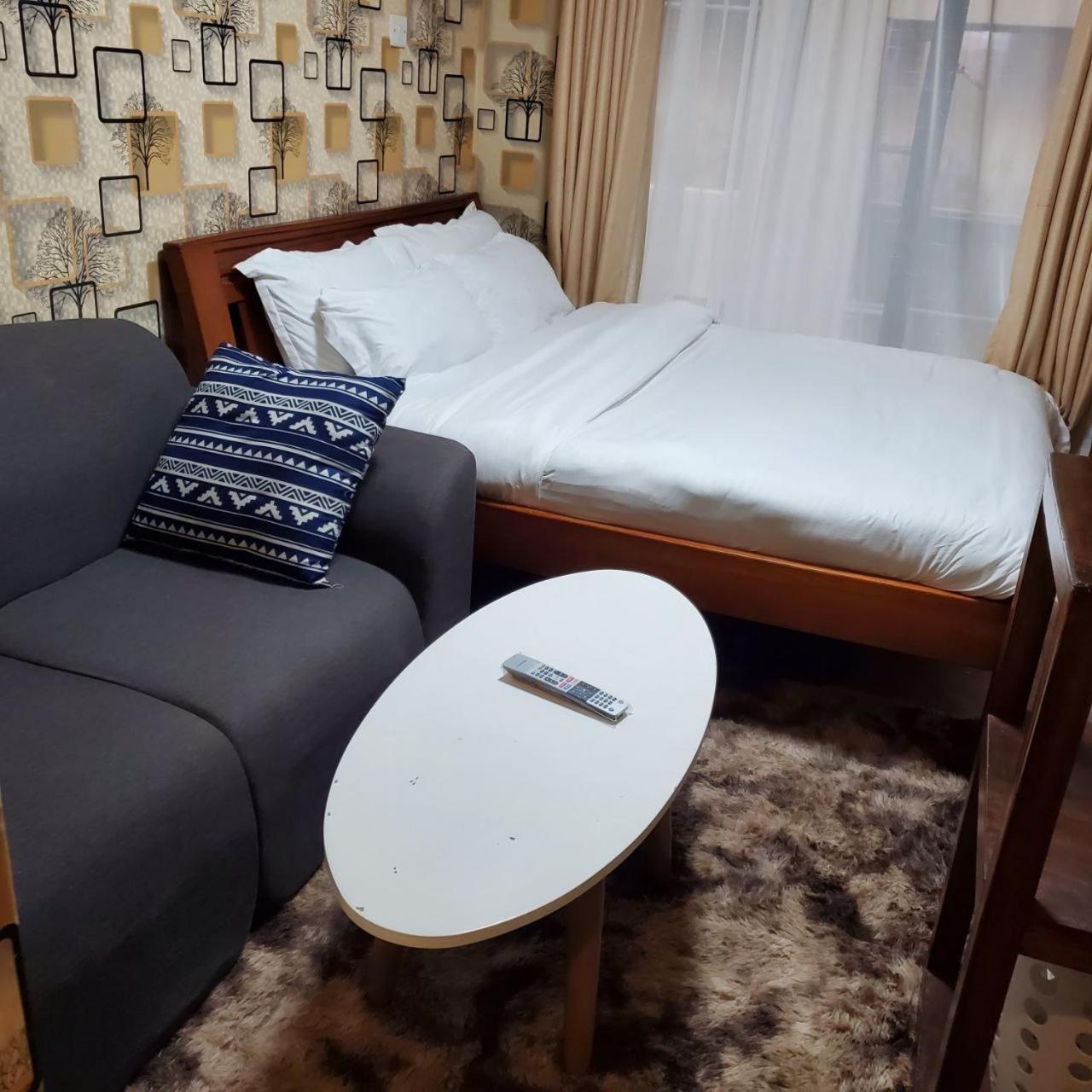 Appartement Lovely & Cozy Compact Studio Near Airport With Rooftop View à Nairobi Extérieur photo