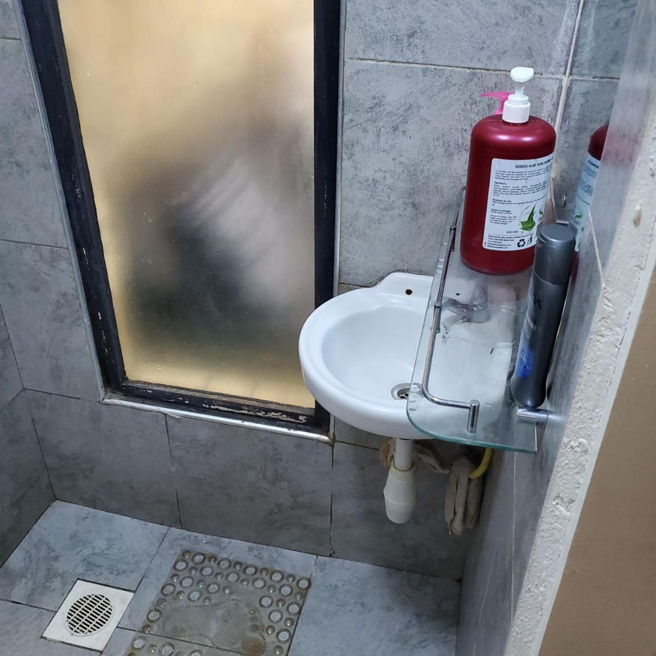 Appartement Lovely & Cozy Compact Studio Near Airport With Rooftop View à Nairobi Extérieur photo