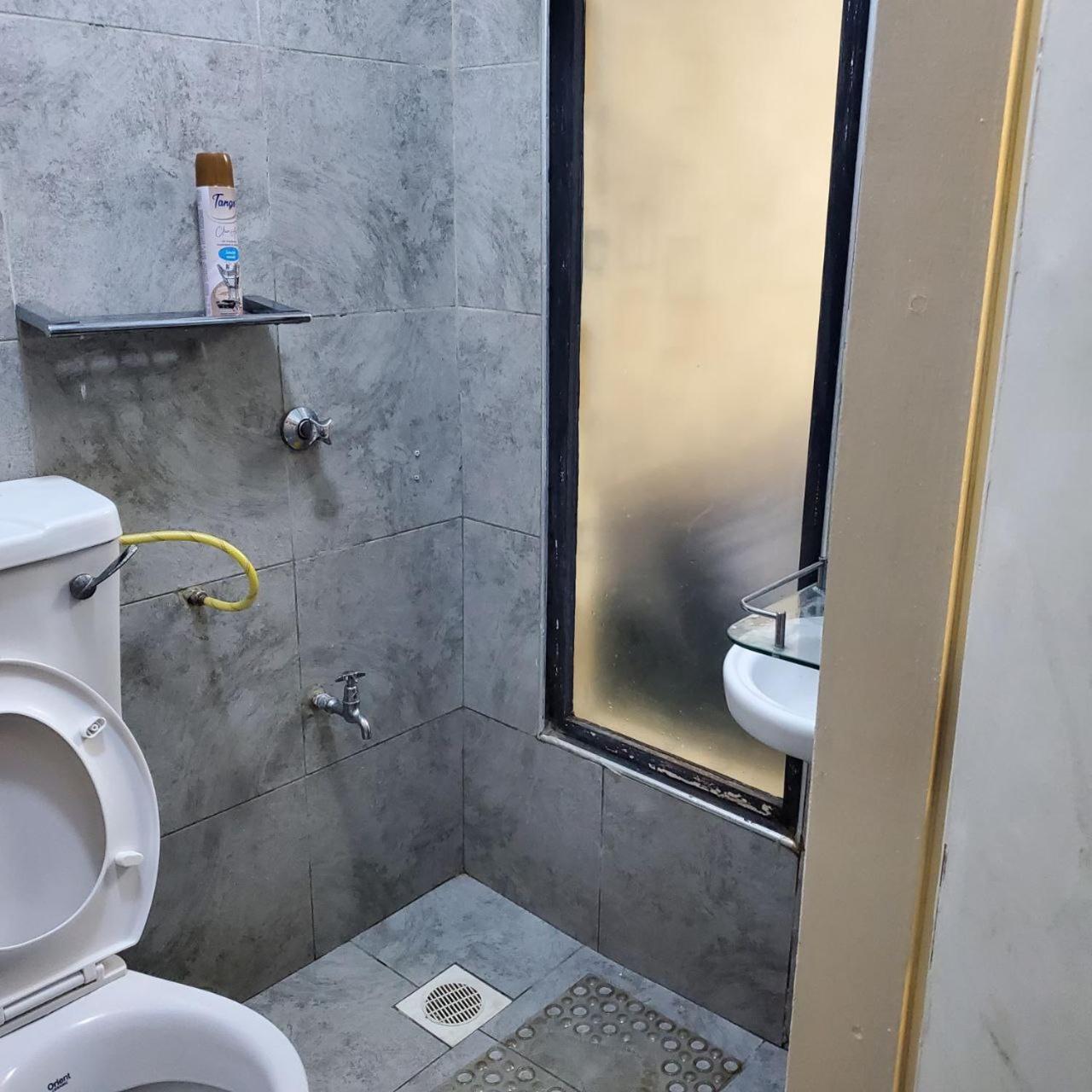 Appartement Lovely & Cozy Compact Studio Near Airport With Rooftop View à Nairobi Extérieur photo
